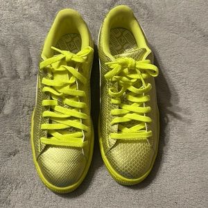 Puma, women’s size 10, safety, yellow